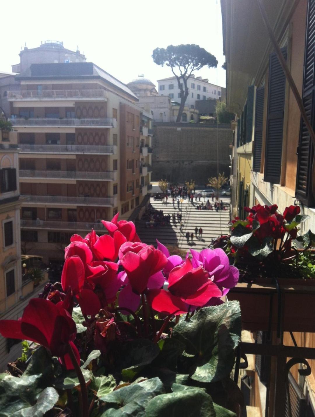 Vatican Stairs Apartment Rome Exterior photo